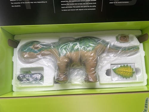 Ugobe pleo dinosaur - pleo, life