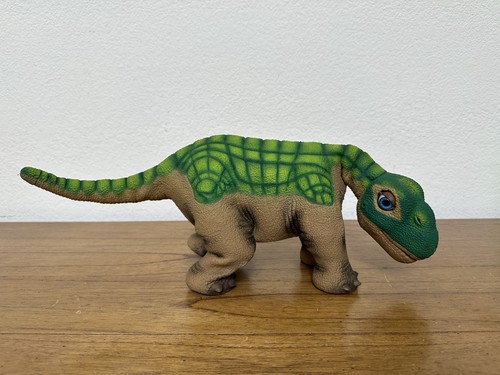 Pleo ugobe life - pleo, form